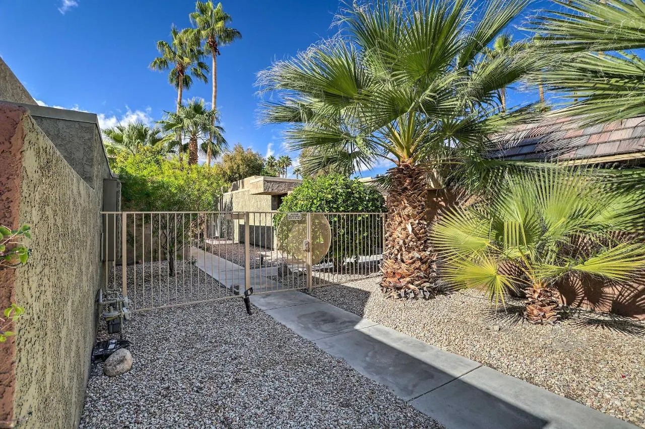 Mid-Century Modern Palm Springs Gem 1 Mi To Dtwn! Apartamento 0*,  Estados Unidos da América