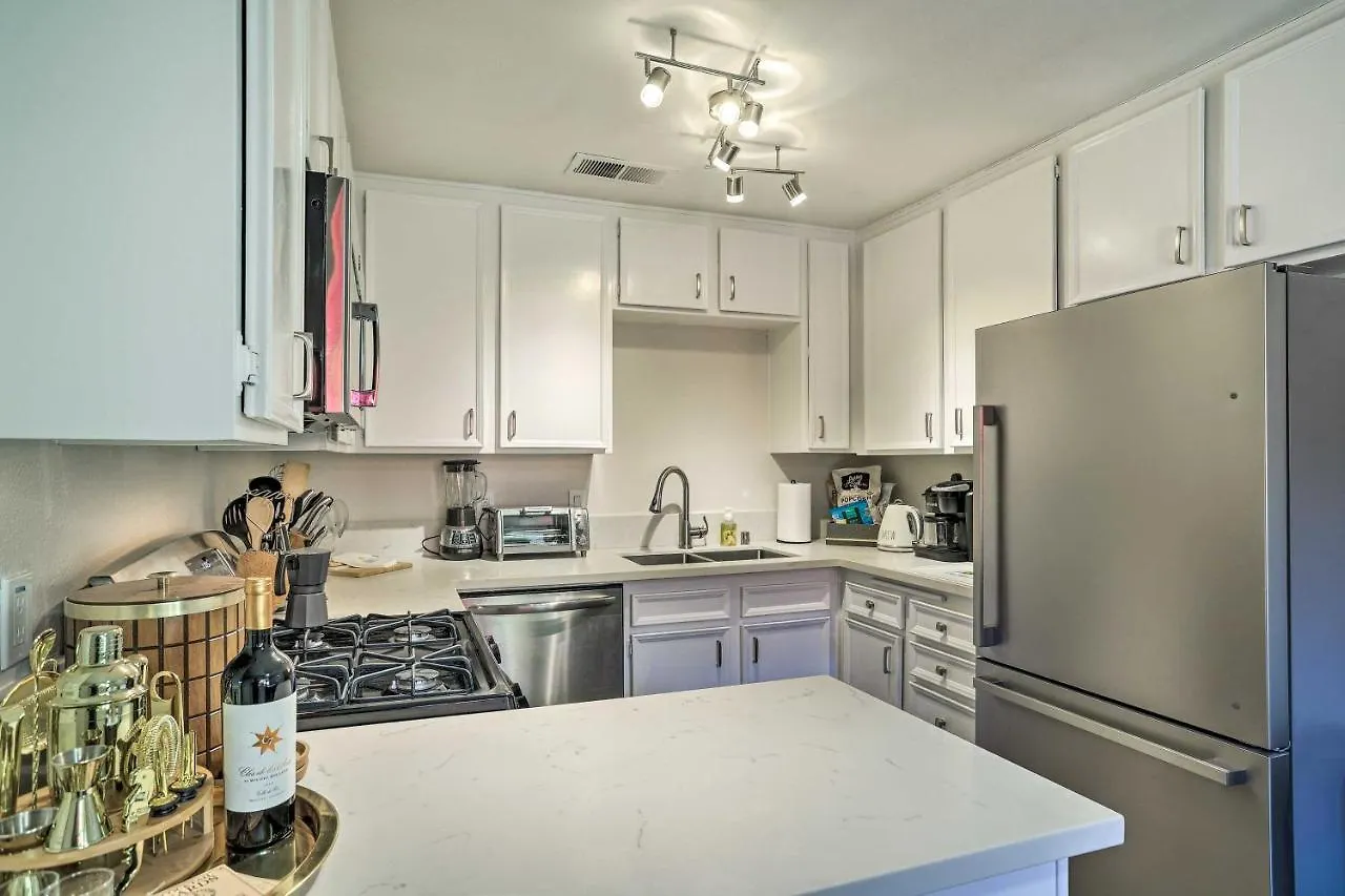 Mid-Century Modern Palm Springs Gem 1 Mi To Dtwn! Apartamento 0*,  Estados Unidos da América